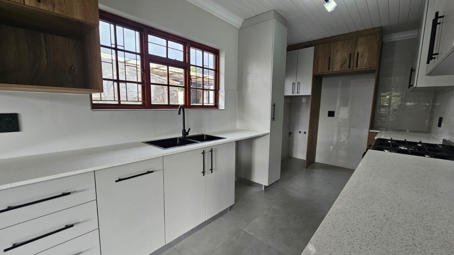 3 Bedroom Property for Sale in Dobson Western Cape